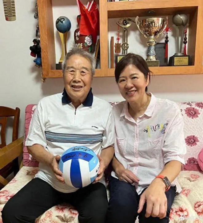 局长厕所跳窗逃离！斑马被游客惊吓后撞死？姚明辞职？！EVO视讯平台早读 多地特大暴雨！天津零时启动！副(图11)